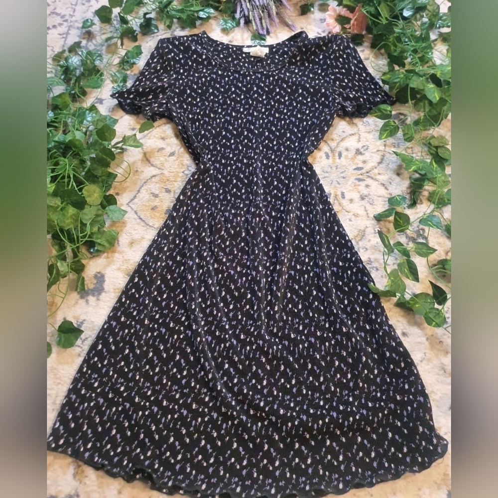 Dressbarn pleated dainty floral sundress